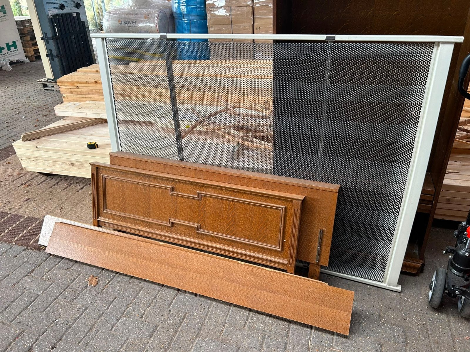 Bed met spiraalbodem 130 cm breed, inclusief matras (option, Huis en Inrichting, Slaapkamer | Bedden, Ophalen, Gebruikt, 140 cm