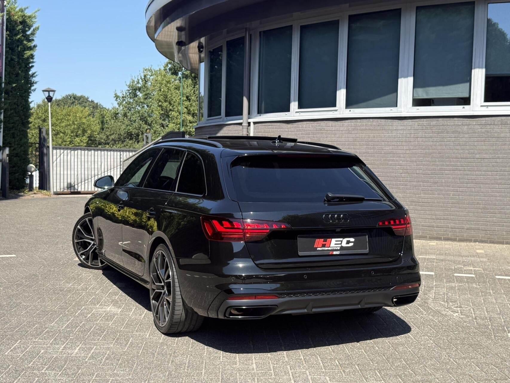 Foto 5 van Audi A4 Avant 35 TFSI S edition Pano|Sfeer|Camera