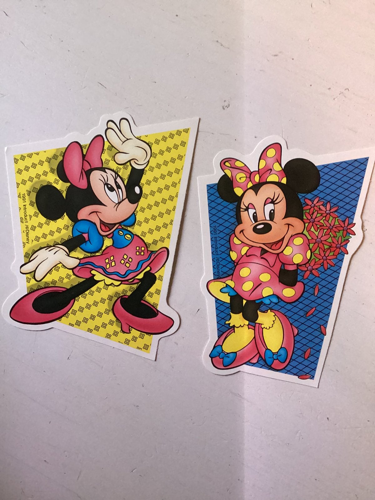 2 stickers Minnie Mouse, Verzenden, Mickey Mouse, Zo goed als nieuw