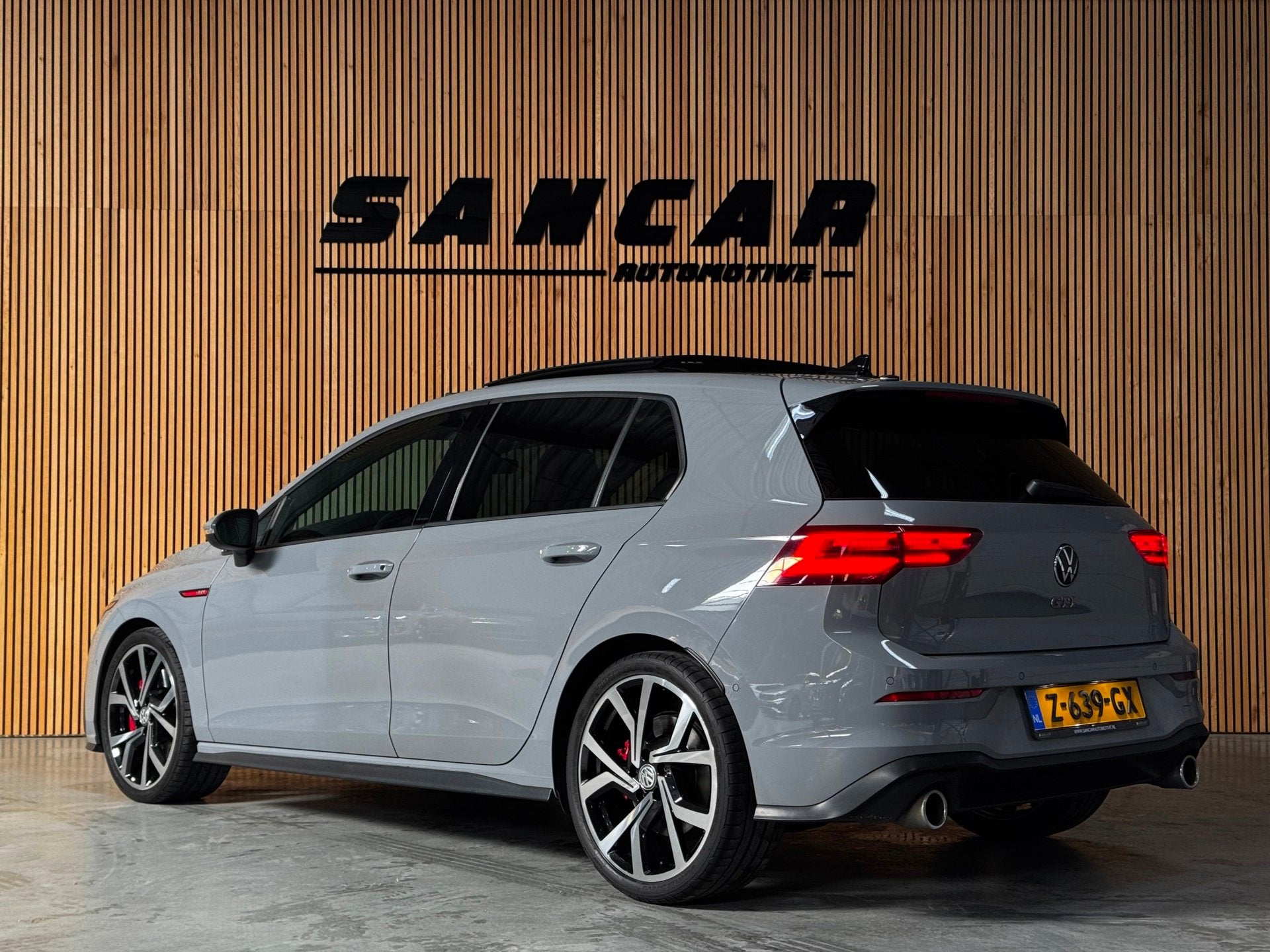 Volkswagen Golf 2.0 TSI GTI PANO|H&K|STOEL VENTILATIE & VERW, 4 cilinders, 1984 cc, Golf, 1600 kg