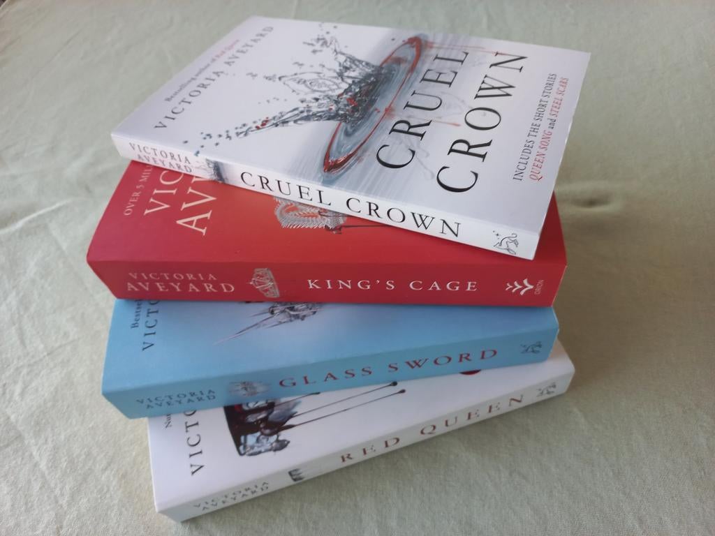 Victoria Aveyard - Red Queen serie, Boeken, Ophalen of Verzenden, Zo goed als nieuw, Victoria Aveyard