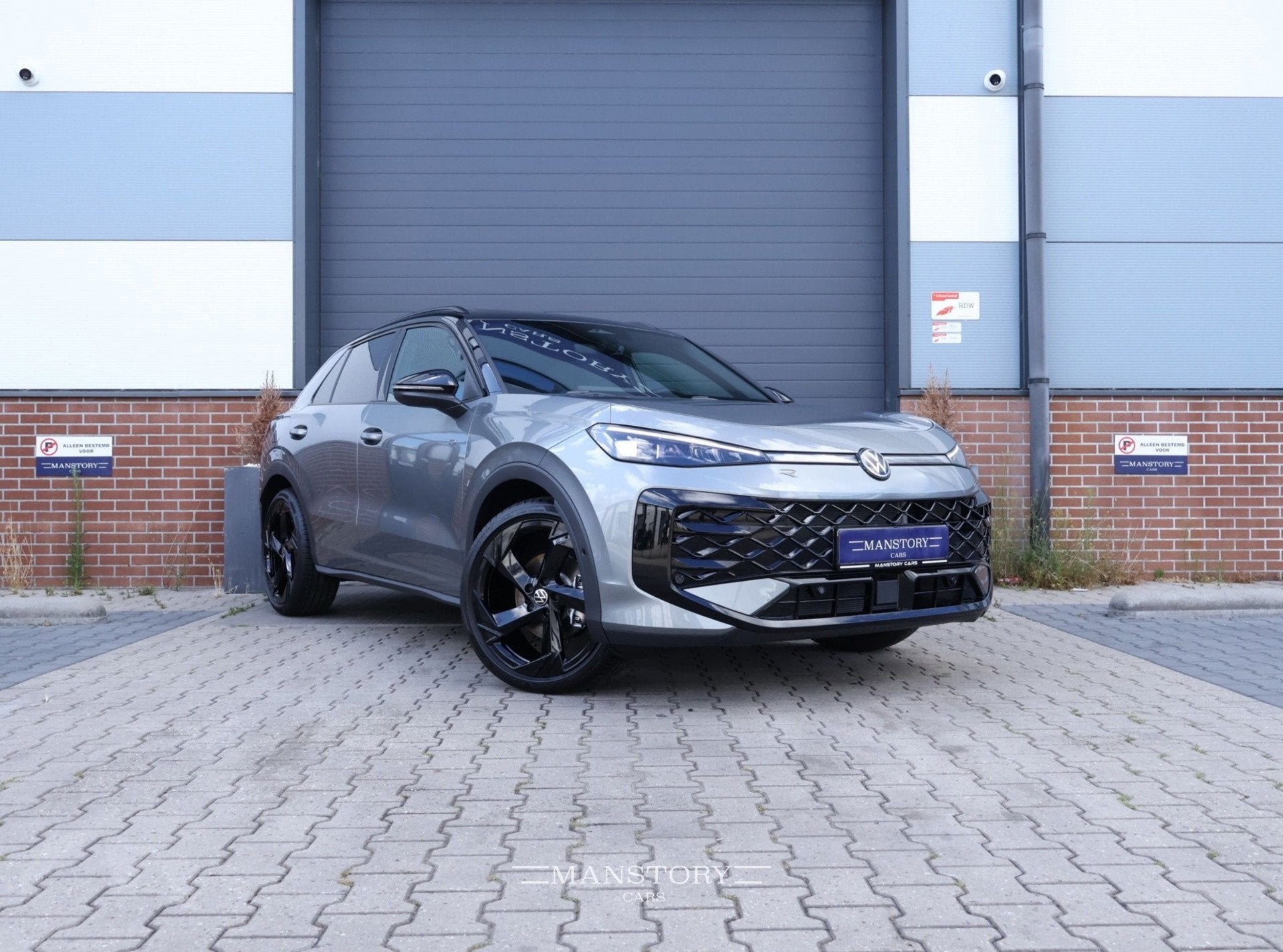 Volkswagen T-Roc 1.5 eTsi R-Line, Auto's, Volkswagen, Stof, Zwart, Automatische klimaatregeling, Bedrijf