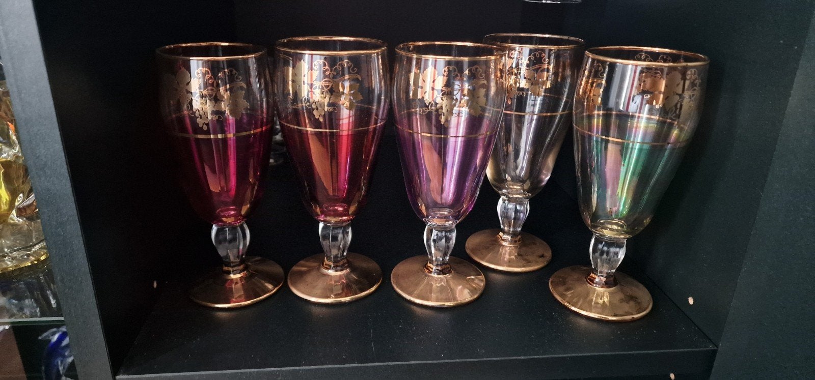 Set van 5 vintage wijnglazen met gouden decoratie, Ophalen of Verzenden