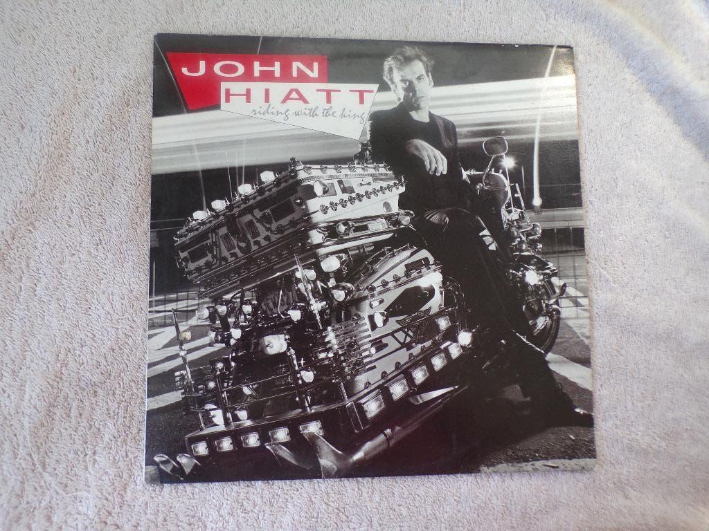 John Hiatt - riding with the king, Verzenden, Overige genres, Zo goed als nieuw, Inclusief binnenhoes
