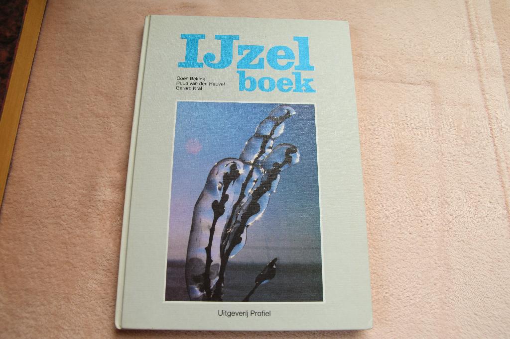 Ijzelboek Bekink, Ophalen of Verzenden, Gelezen
