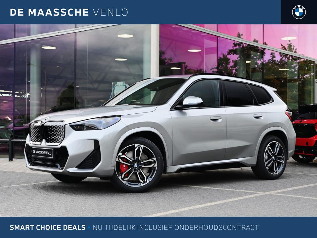 BMW iX1 eDrive20 M Sport / Panoramadak / Trekhaak / Sportsto, Auto's, BMW, Met garantie (alle), Origineel Nederlands, 204 pk, SUV of Terreinwagen