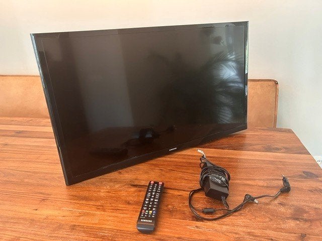 == Samsung TV 32-inch ==, Ophalen, 50 Hz, HD Ready (720p), 80 tot 100 cm