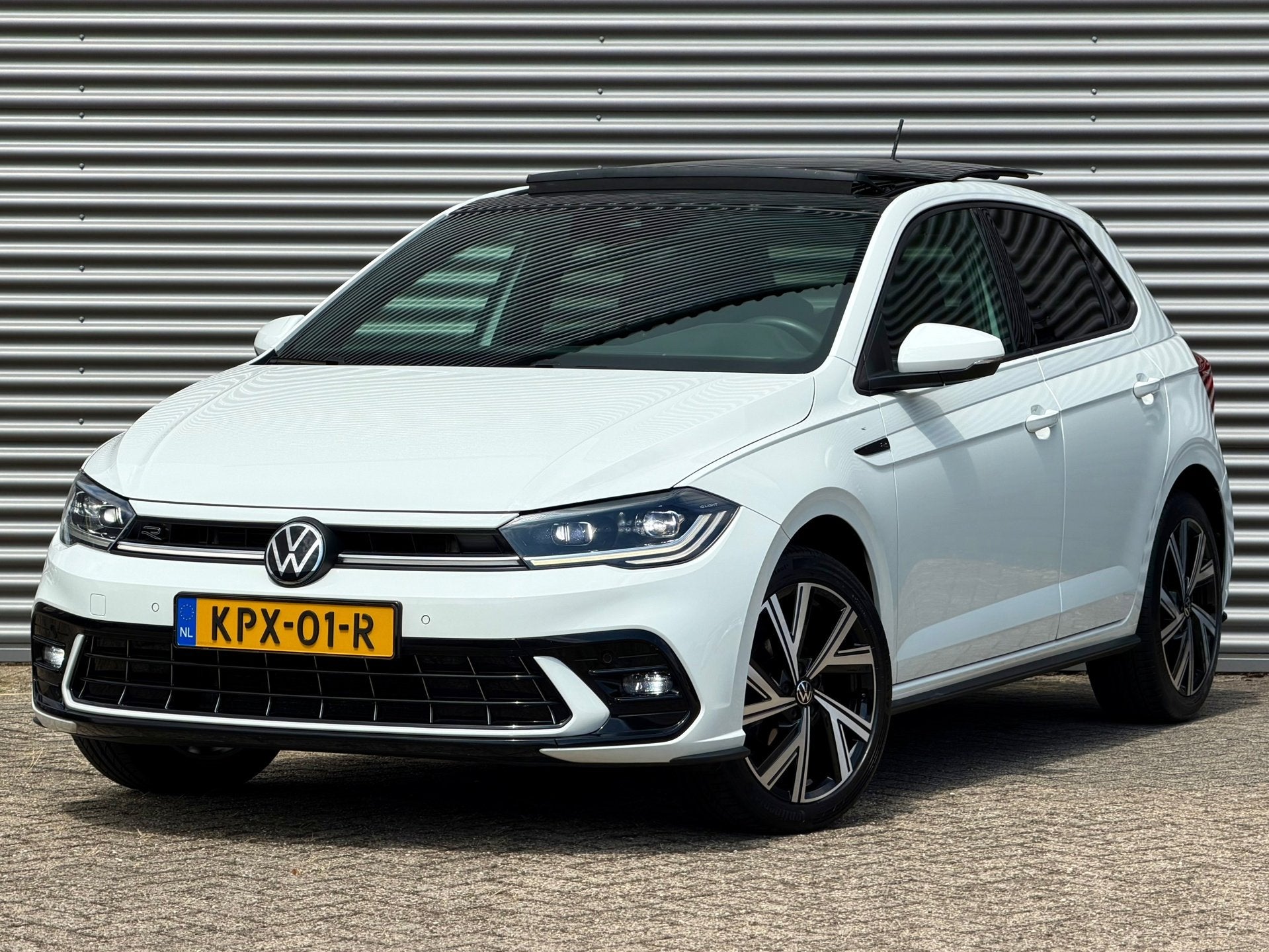 Volkswagen Polo 1.0 TSI R-Line DSG | Panorama I IQ Light | D, Dealer onderhouden, Gebruikt, Euro 6, 95 pk