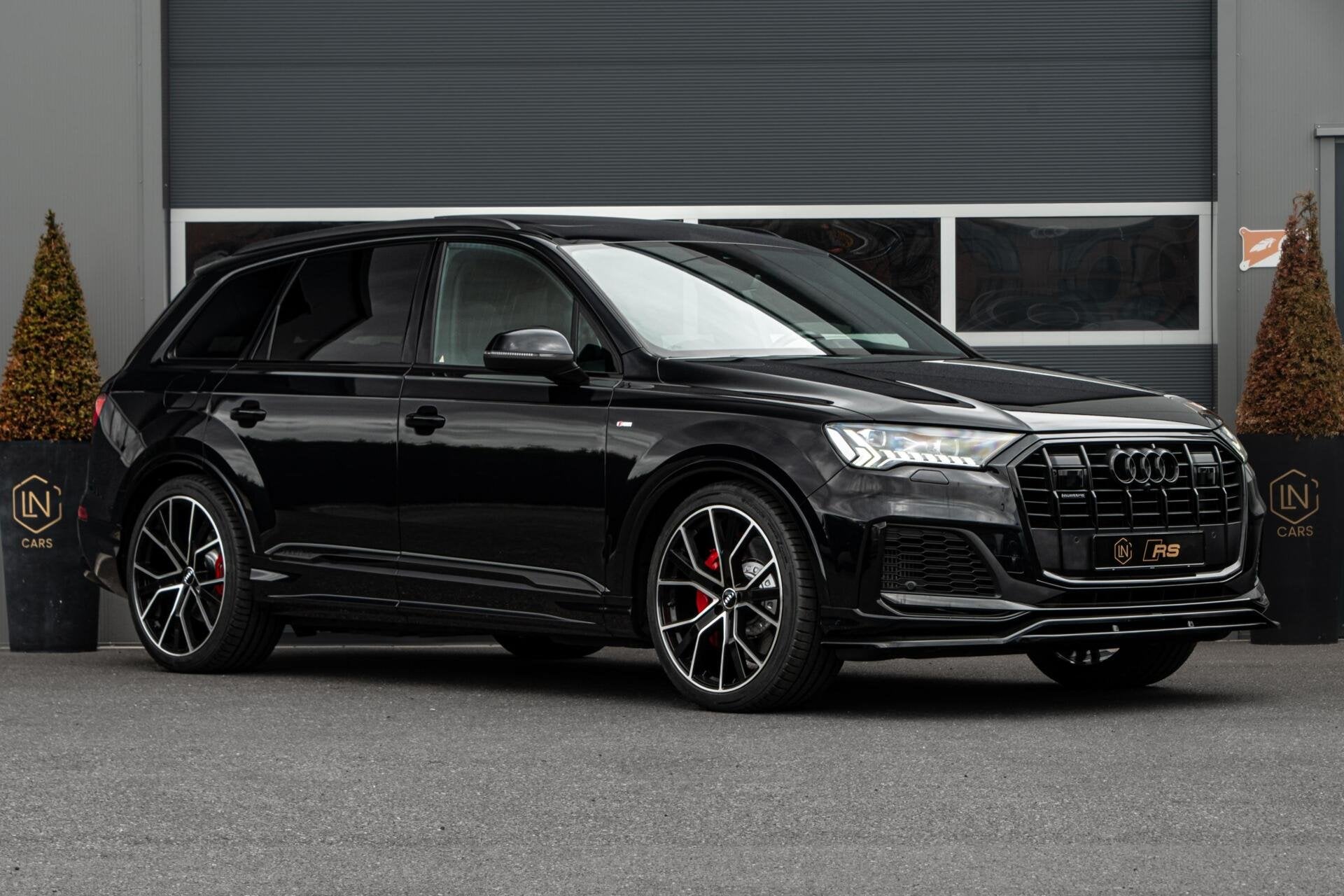 Audi Q7 55 TFSI e Quattro | Pano | Black| RS Zetels, Auto's, Audi, Automaat, Gebruikt, Met garantie (alle), Zwart