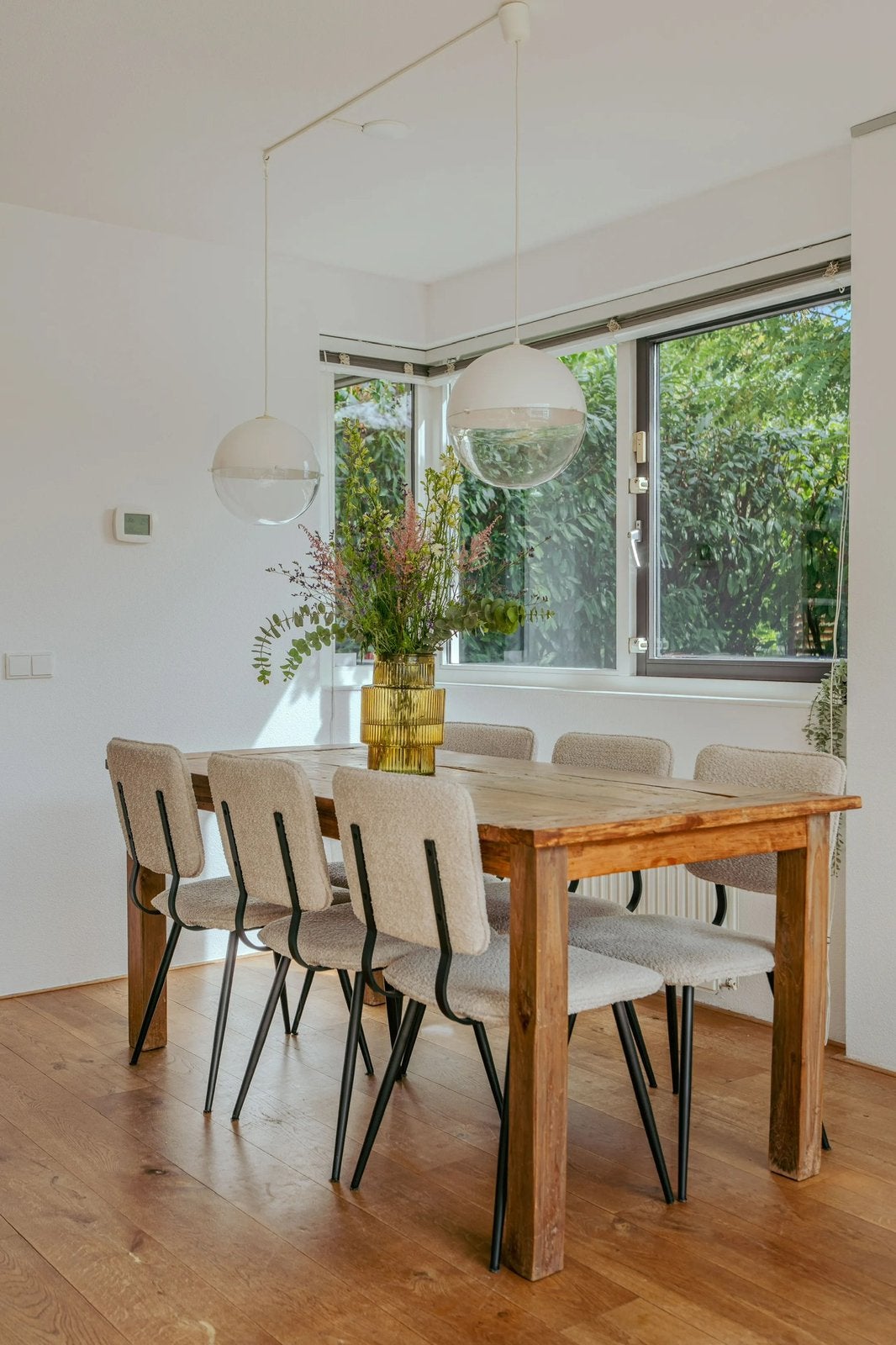 Hard houten eettafel met zes stoelen, Huis en Inrichting, Ophalen, Gebruikt, 200 cm of meer, 50 tot 100 cm
