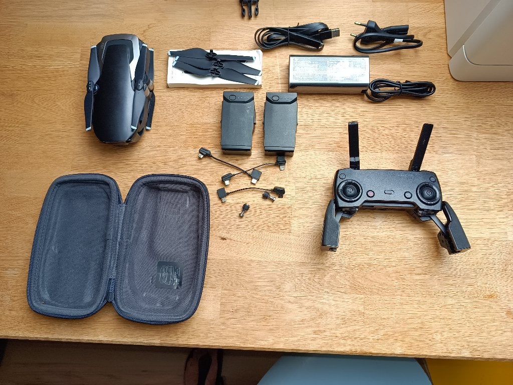 DJI Mavic Air Fly More Combo weinig gebruikt, 250 tot 900 gram, Gebruikt, Cameradrone, DJI