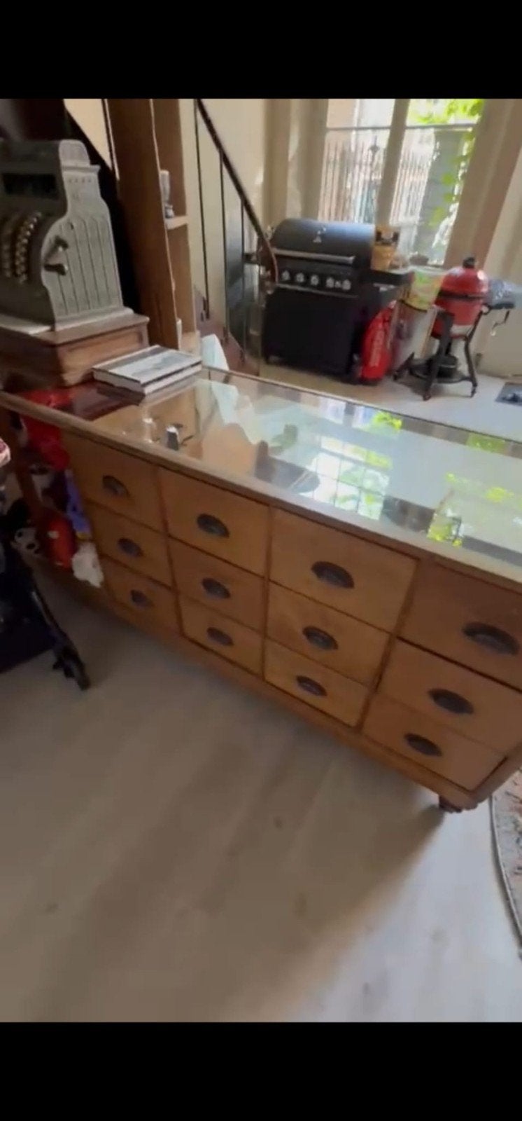 Antieke winkelkast met lades en glazen vitrine, Antiek en Kunst, Ophalen