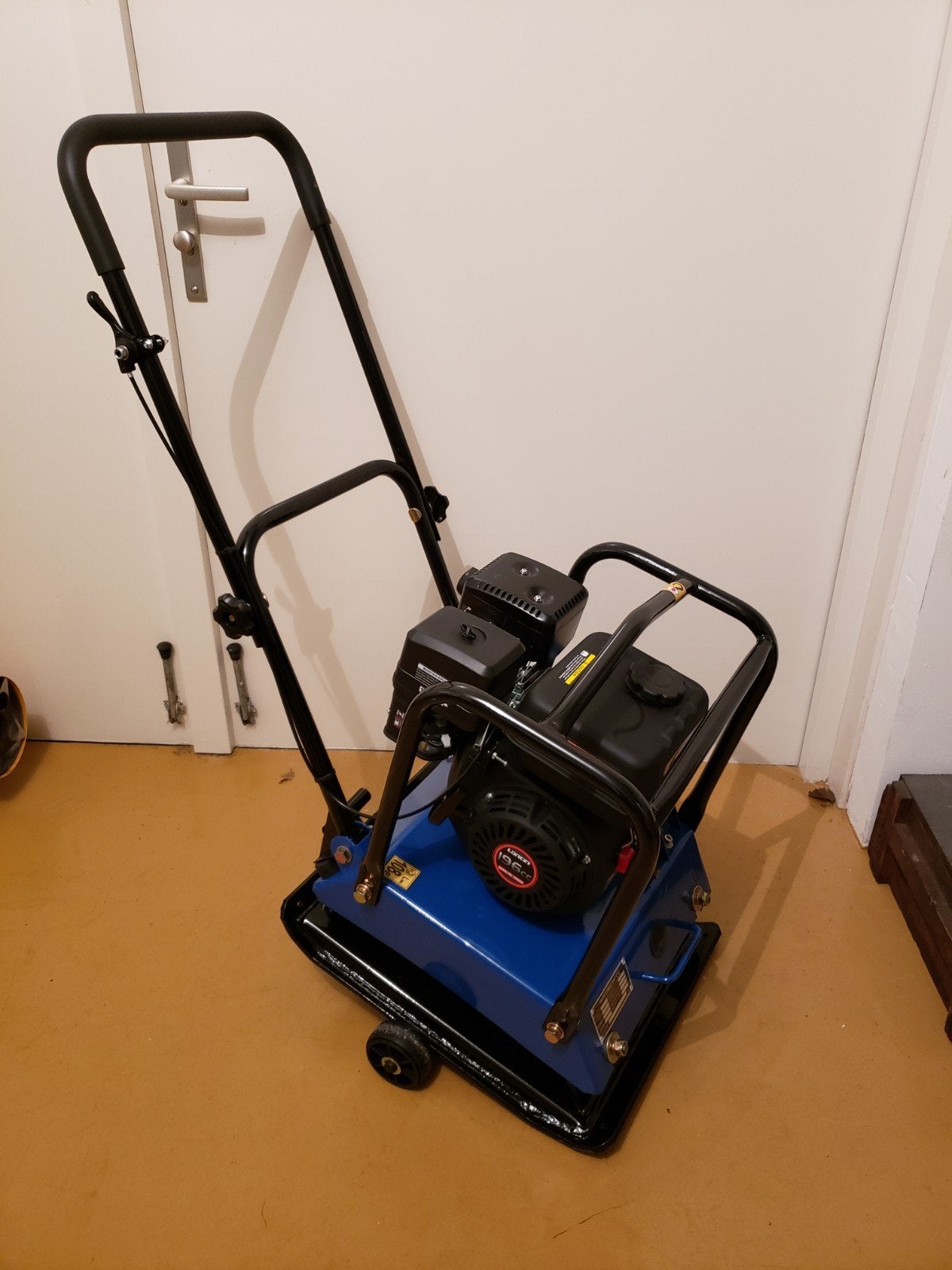 Trilplaat 15KN & Stenenknipper Bestrating, Ophalen