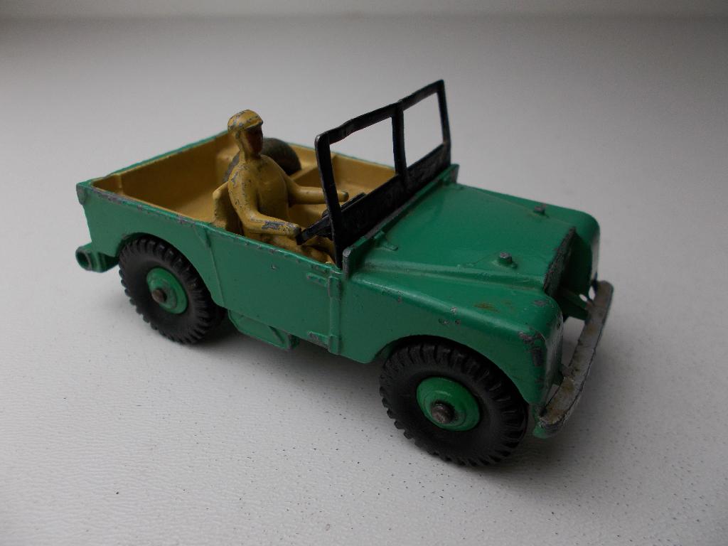 1953 Dinky Toys 27D LAND ROVER + DRIVER (GREEN) I.g.st., Hobby en Vrije tijd, Modelauto's | 1:43, Ophalen of Verzenden, Zo goed als nieuw