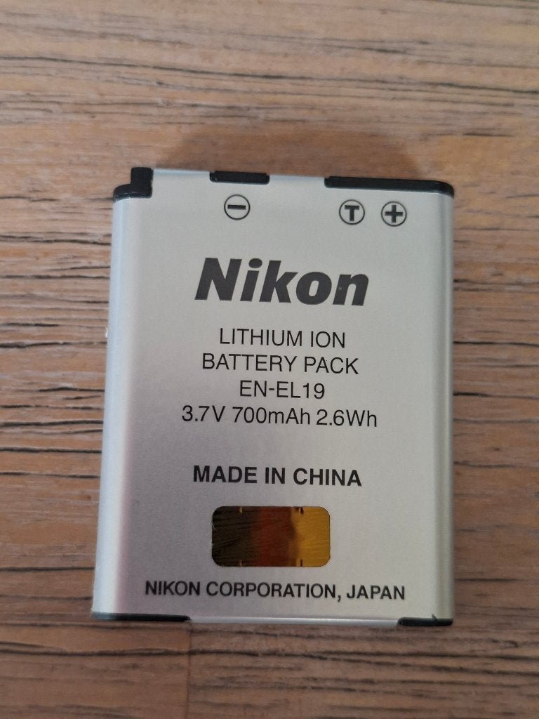 Nikon batterij. EN-EL 19. Lithium-on. 3,7 Volt., Ophalen of Verzenden, Gebruikt