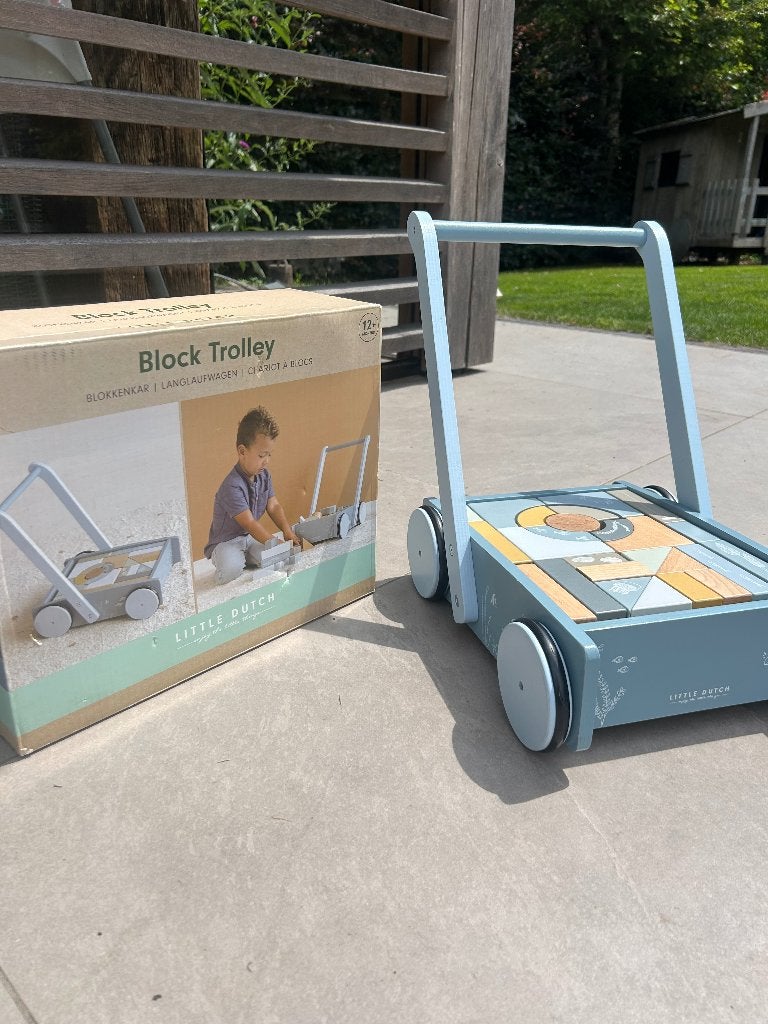 Block trolley, Kinderen en Baby's, Speelgoed | Houten speelgoed, Zo goed als nieuw, Rij- of Hobbelspeelgoed, Ophalen