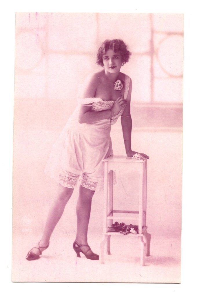 Oude Ansichtkaart Glamour Fotokaart Dame Boudoir, Verzamelen, Ophalen of Verzenden, Voor 1920, Ongelopen