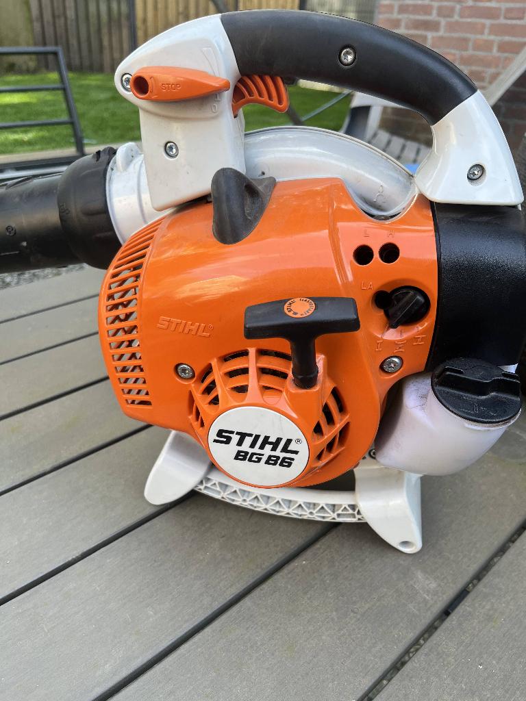 Stihl BG86 benzine bladblazer, Met opvangzak, Handgedragen, Ophalen of Verzenden, Zo goed als nieuw
