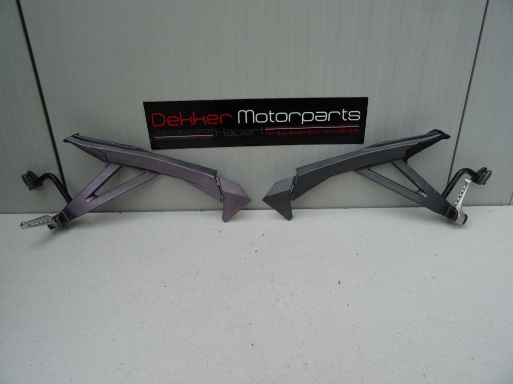 Set Duo / Passagiers Voetsteunen Aprilia RST1000 Futura 2001, Motoren, Onderdelen | Overige, Gebruikt, -, -, Ophalen of Verzenden