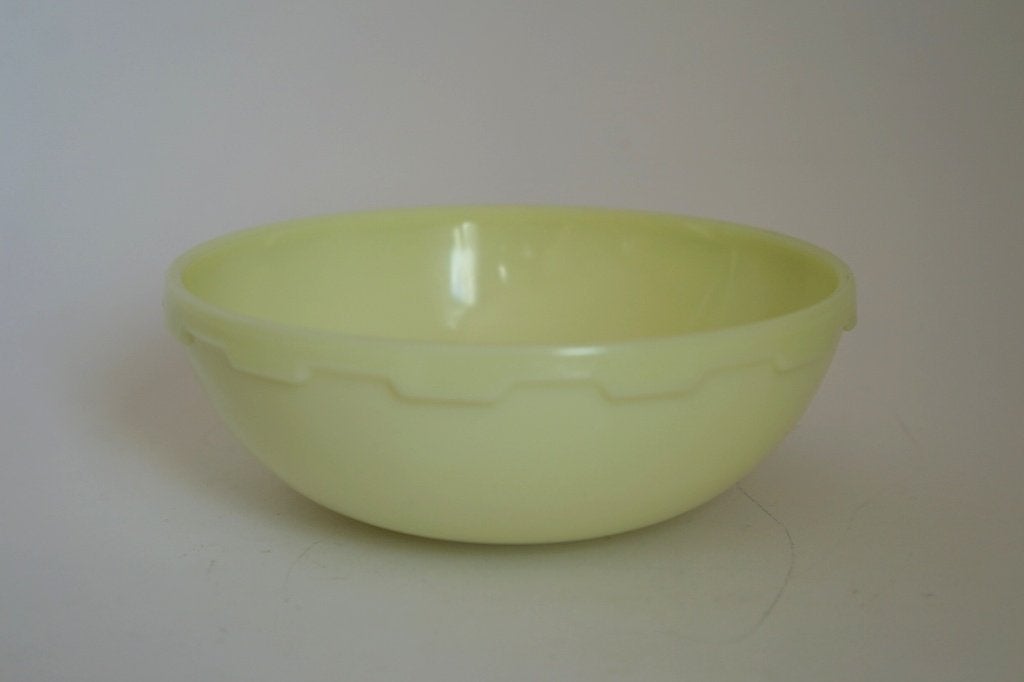 jadite custardglas colopal persglas schaal sierrand, Ophalen of Verzenden