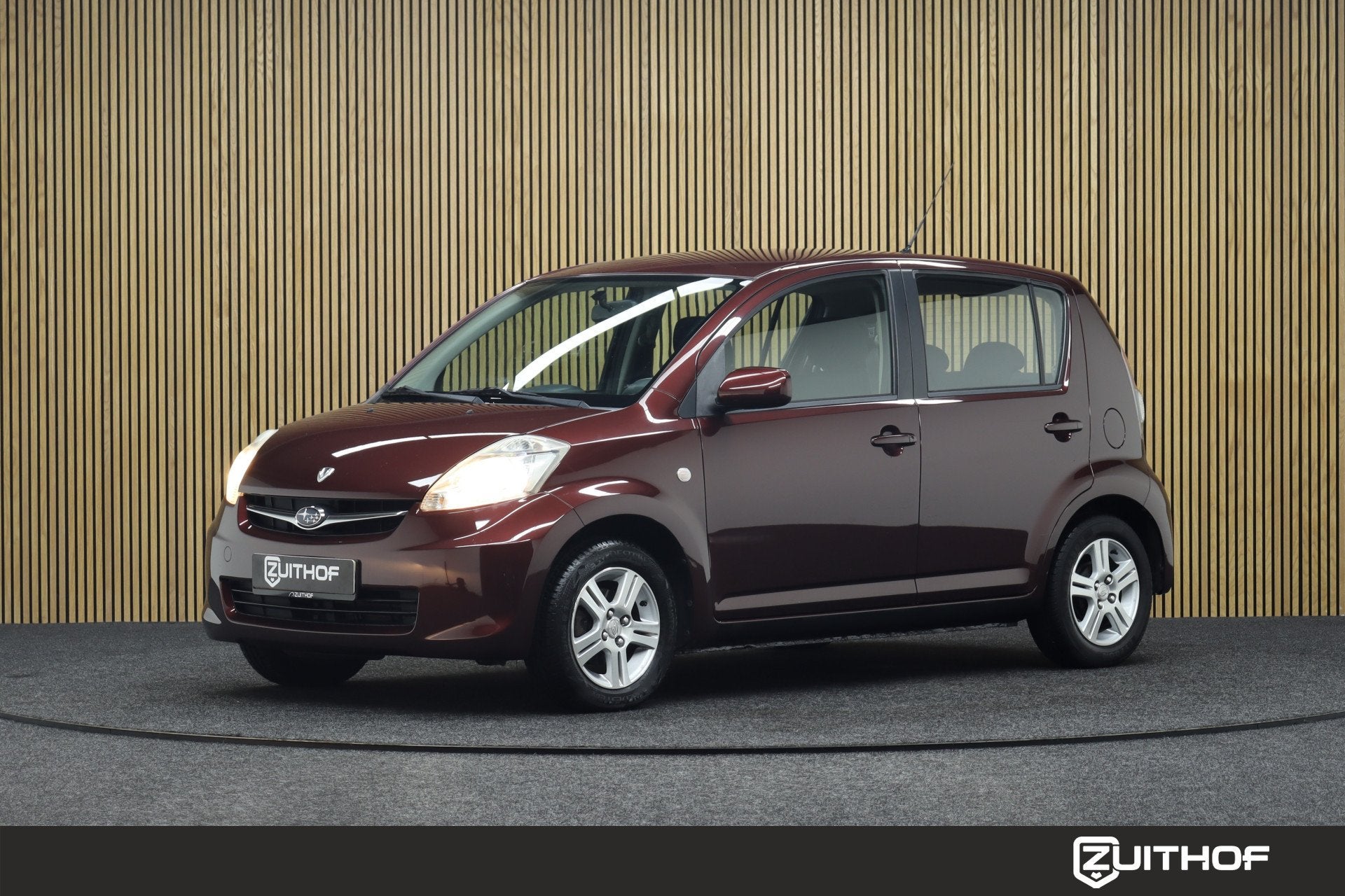 Subaru Justy 1.0 Comfort S | Nieuwe APK | Trekhaak | Airco |, Auto's, Voorwielaandrijving, Stof, Gebruikt, Bruin