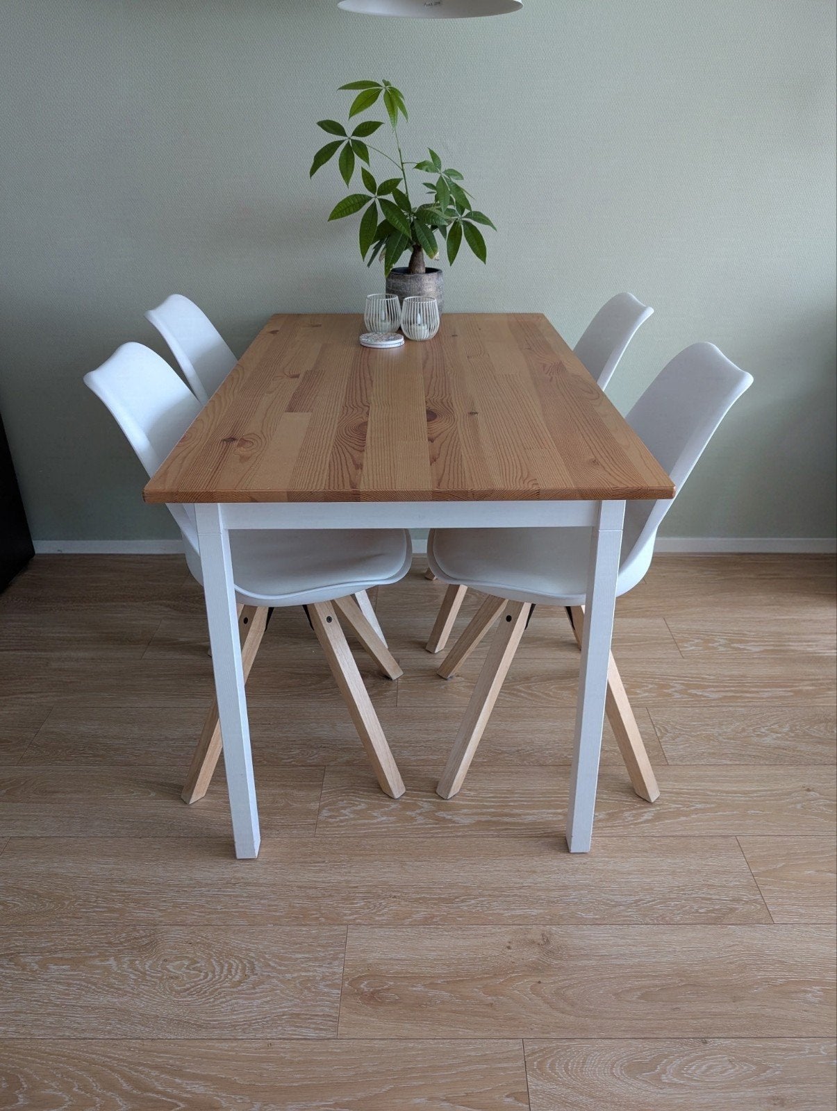 Leen Bakker eetkamerstoelen (4x wit) + Ikea eettafel, Gebruikt, Eetset, Wit, Vier