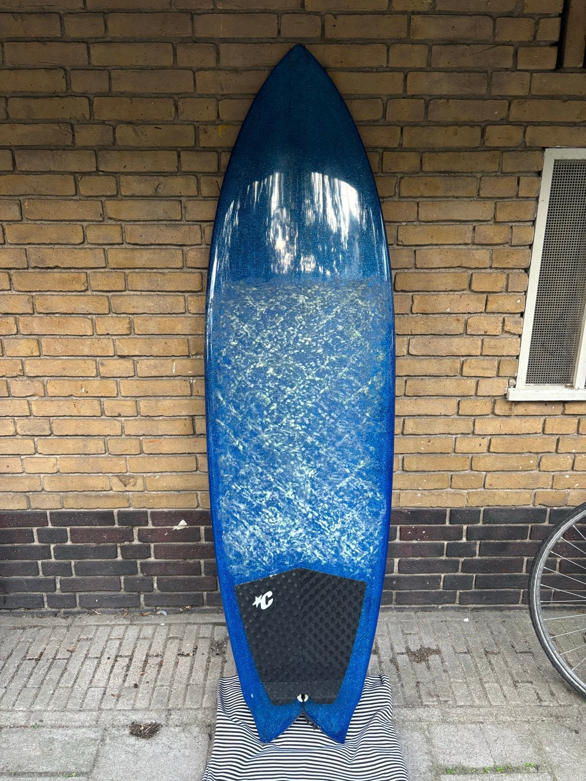 Fish surfboard 6'2" - 37,7 liter - Custom made Bali