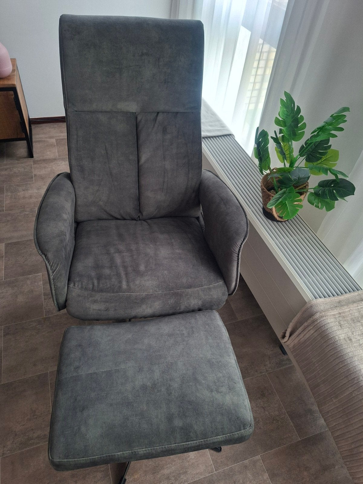 Draaifauteuil met voetenbank, Ophalen, 75 tot 100 cm, Zo goed als nieuw, Stof