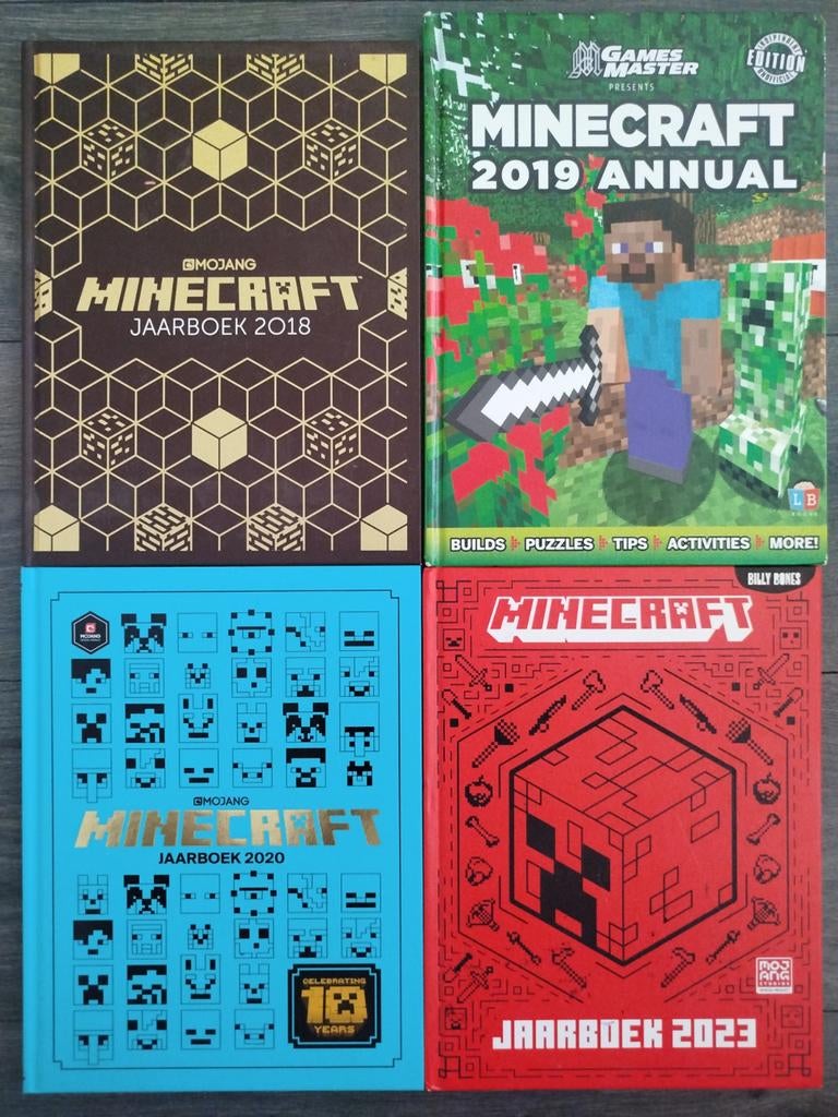 MINECRAFT JAARBOEK 2018, 2019, 2020, 2023 - Complete Set, Ophalen of Verzenden, Zo goed als nieuw, Mojang, Non-fictie