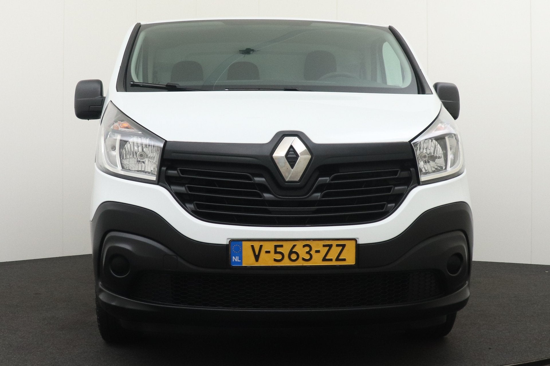 Renault Trafic 1.6 dCi T29 L1H1 Comfort Energy Trekhaak Hout, Voorwielaandrijving, Dealer onderhouden, Stof, Gebruikt