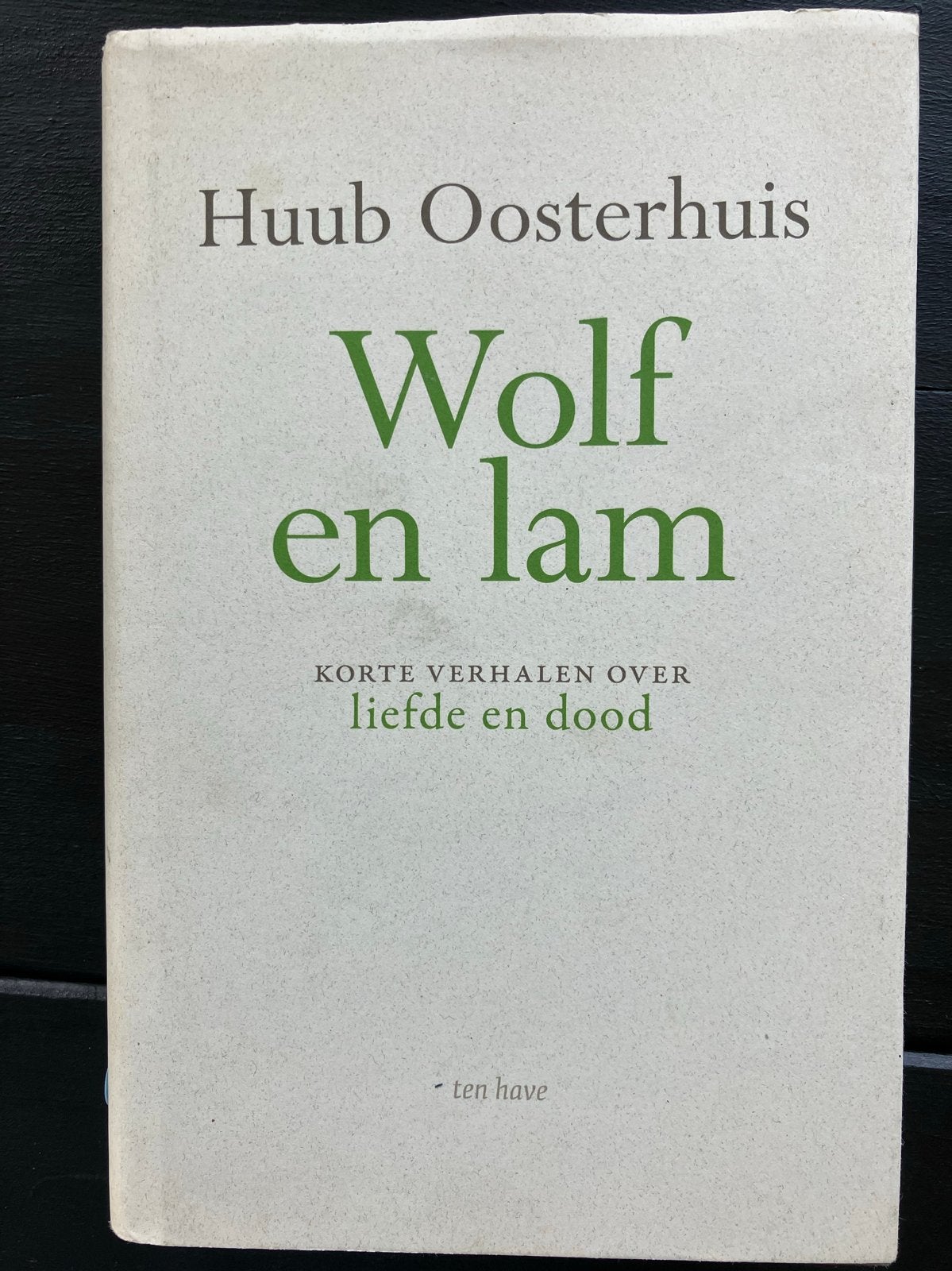 Wolf en Lam - Huub Oosterhuis (Korte Verhalen), Ophalen of Verzenden, Zo goed als nieuw, Nederland