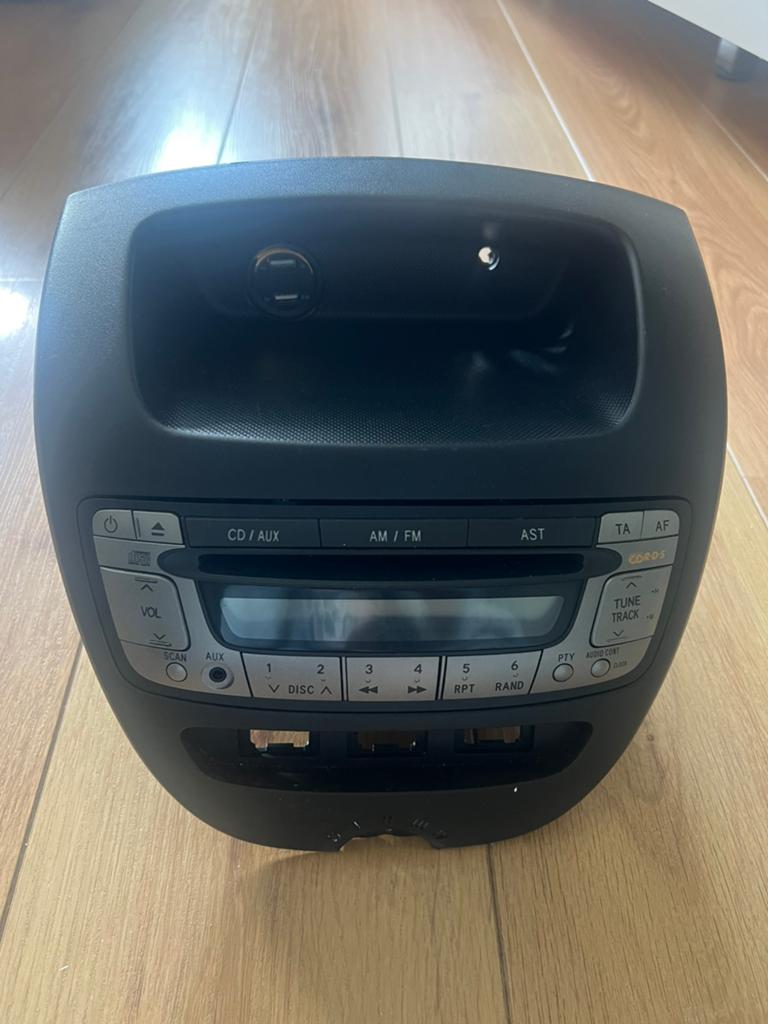 Auto radio voor Peugeot 107, Ophalen