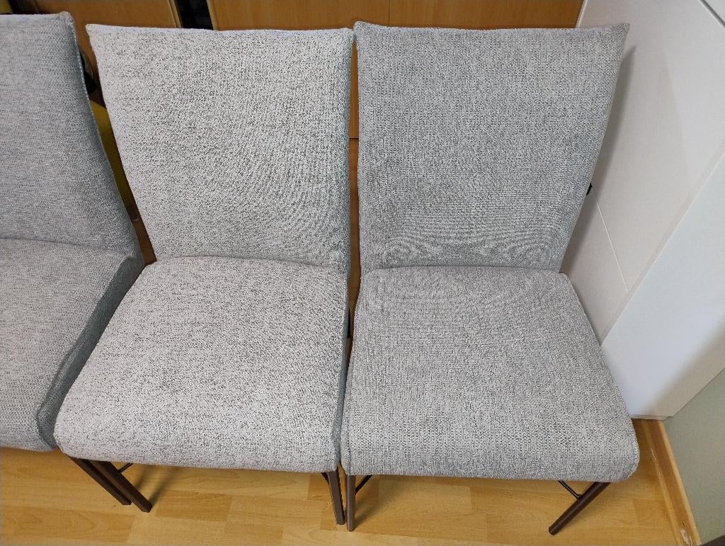 Te koop 4 mooie eetkamerstoelen voor € 400,=, Ophalen, Zo goed als nieuw, Stof, Vier
