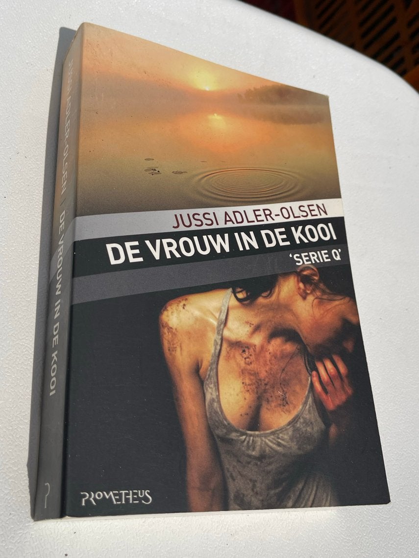 Jussi Adler-Olsen - De Vrouw in de Kooi (Serie Q), Ophalen of Verzenden, Gelezen, Scandinavië