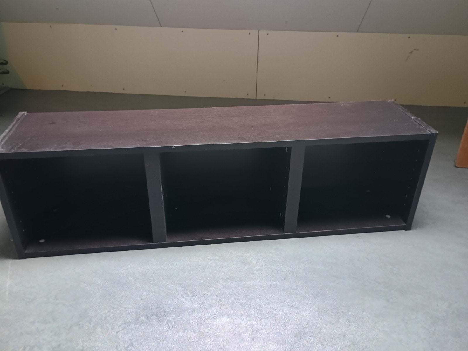 IKEA Billy Boekenkast/tv meubel zwevend Bruin - 3 vakken, Ophalen, Met plank(en), Gebruikt, 100 tot 150 cm