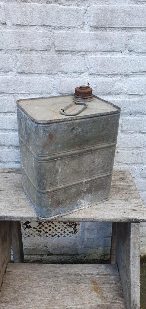 Stoere oude franse zinken petroleum kruik tuindecoratie, Tuin en Terras, Ophalen of Verzenden, Gebruikt