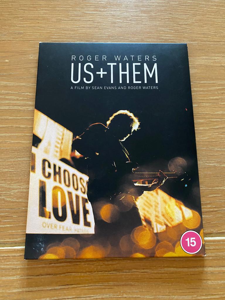 Roger Waters - Us + Them DVD (Ziggodome), Alle leeftijden, Ophalen of Verzenden, Zo goed als nieuw