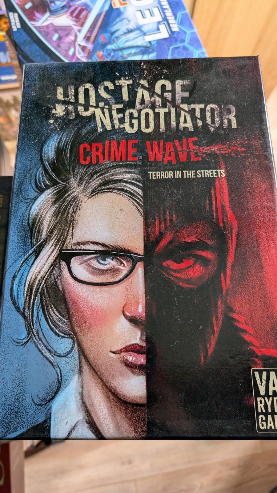 Hostage Negotiator incl Crime Wave & Career uitbreidingen, Een of twee spelers, Ophalen of Verzenden, Zo goed als nieuw, Van Ryder Games