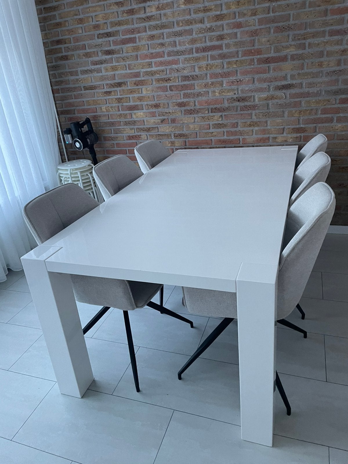 Hoogglans witte eettafel met blokpoten ZONDER STOELEN, Ophalen, 50 tot 100 cm, Zo goed als nieuw, 150 tot 200 cm