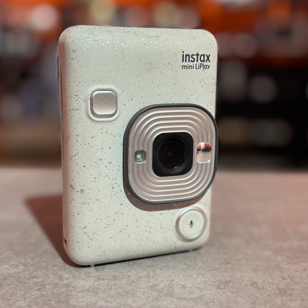 Fujifilm Instax Mini Liplay | Nette Staat, Fujifilm, Zo goed als nieuw, Support@fujifilm.com, FUJIFILM Corporation
7-3 Akasaka 9-chome
Minato-ku, Tokyo 107-0052
Japan