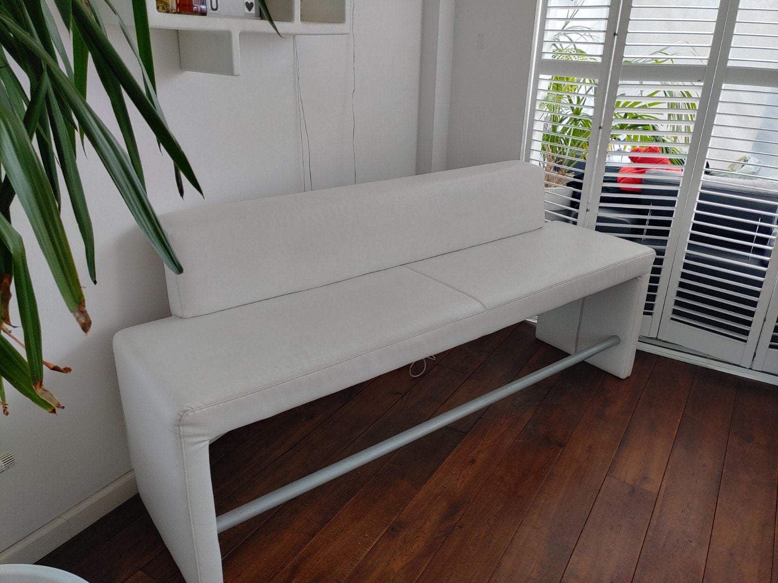 Wit leren design hoge bank voor keuken  bar of eettafel, Ophalen, Tweepersoons, 75 tot 100 cm, Zo goed als nieuw