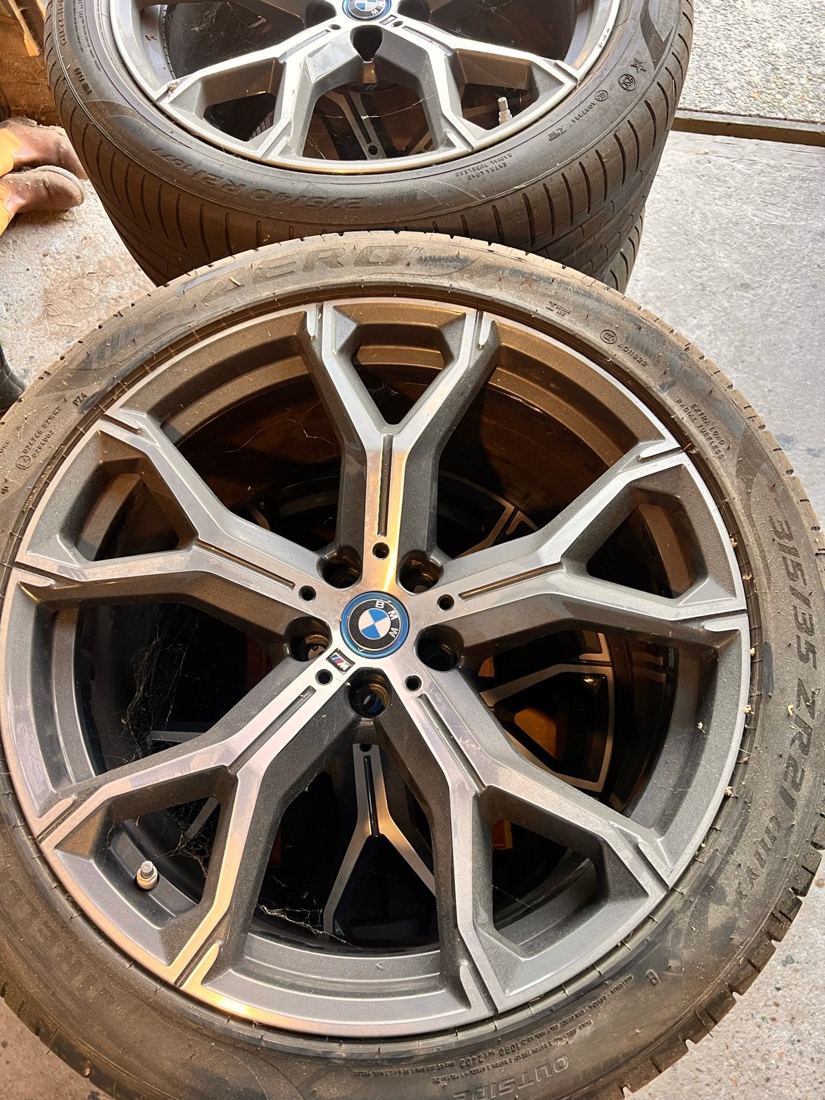 BMW 21 inch velgen met Pirelli P Zero RUNFLAT zomerbanden, Ophalen, Gebruikt, 275 mm, Banden en Velgen