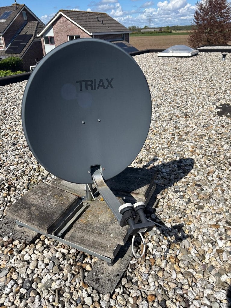 Te koop: Schotel antenne met statief en MZ-101 + DUO blok, Ophalen, Gebruikt, (Schotel)antenne, Overige merken