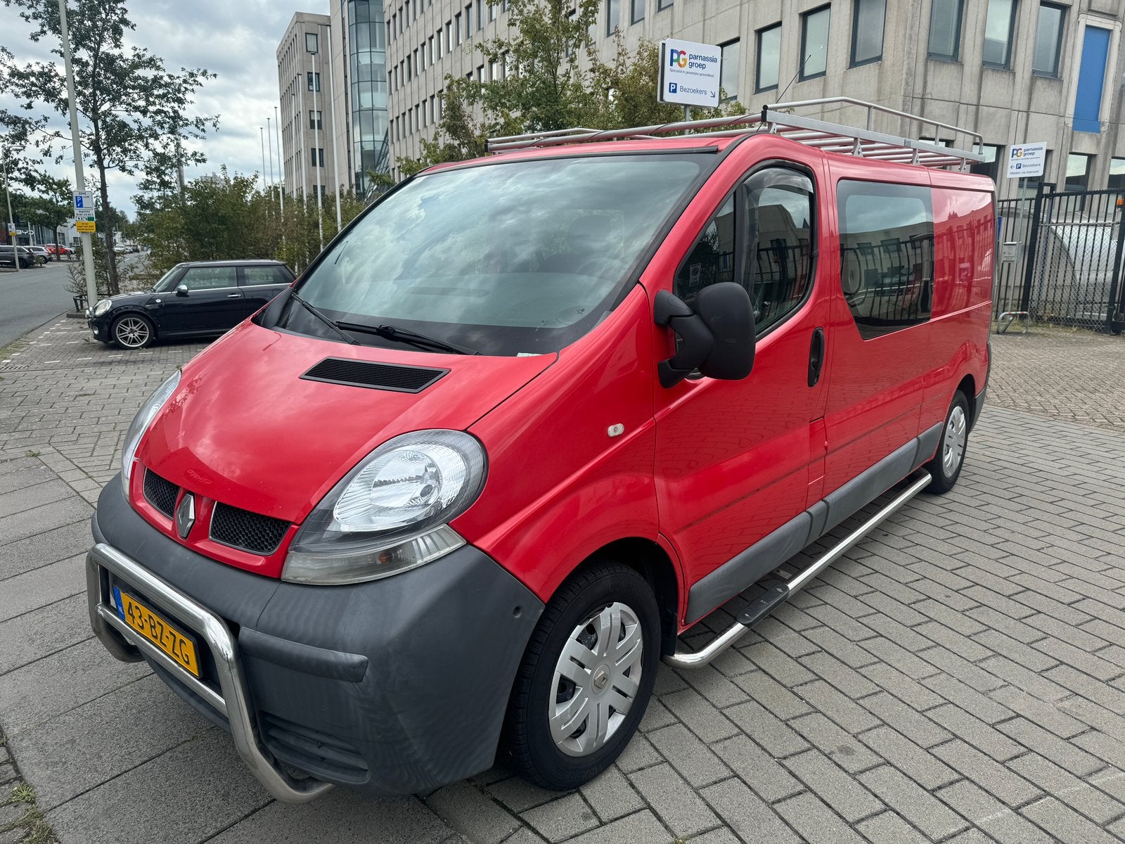 Renault Trafic 1.9 DCI 82 DC L2h1 2006 BULLBAR IMPERIAL, Voorwielaandrijving, Stof, Zwart, 4 cilinders