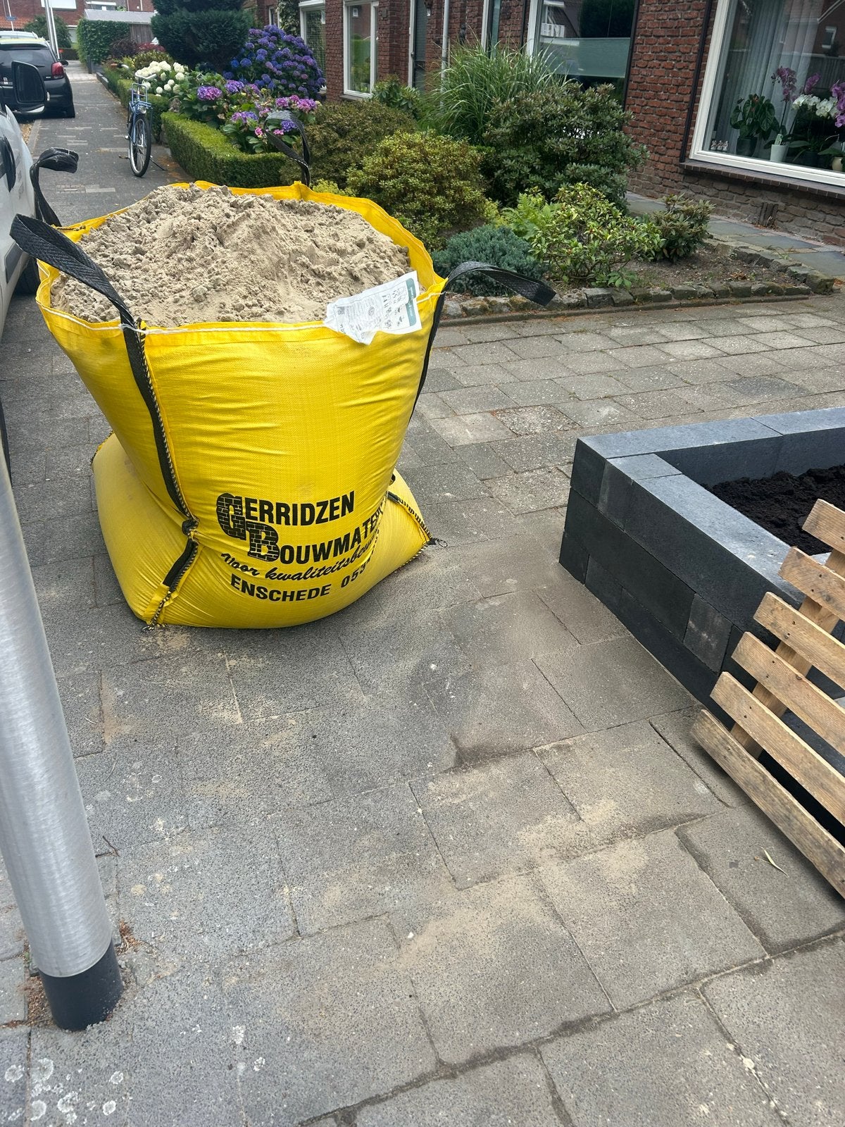Gratis af te halen bigbag met geelzand, Ophalen, Nieuw, Straatzand