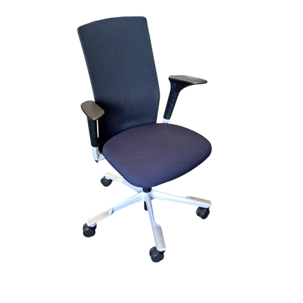 HAG Futu 1200-S Bureaustoel Donkerblauw Netweave Rug, Huis en Inrichting, Gebruikt, Blauw, Ophalen of Verzenden, Bureaustoel