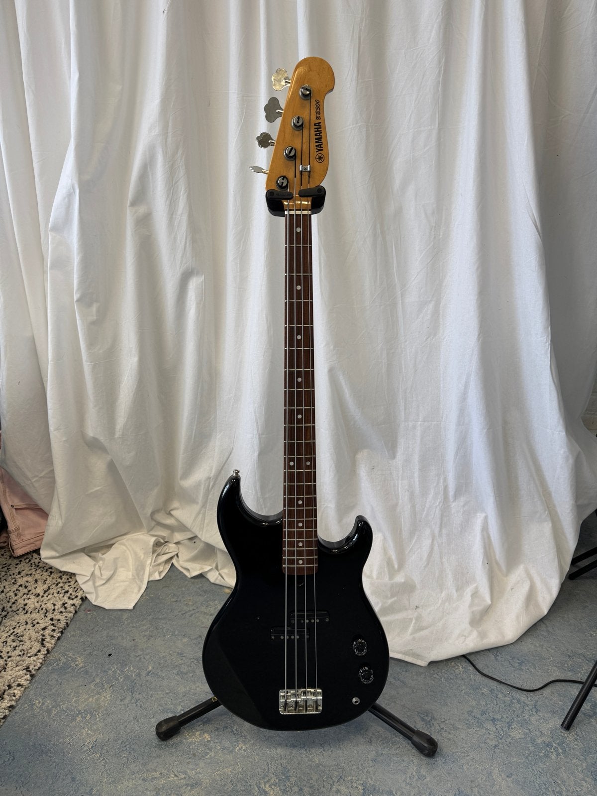 Yamaha BB300 basgitaar - Zwart, Gebruikt, Muziek en Instrumenten, Snaarinstrumenten | Gitaren | Bas, Ophalen, Gebruikt, Elektrisch