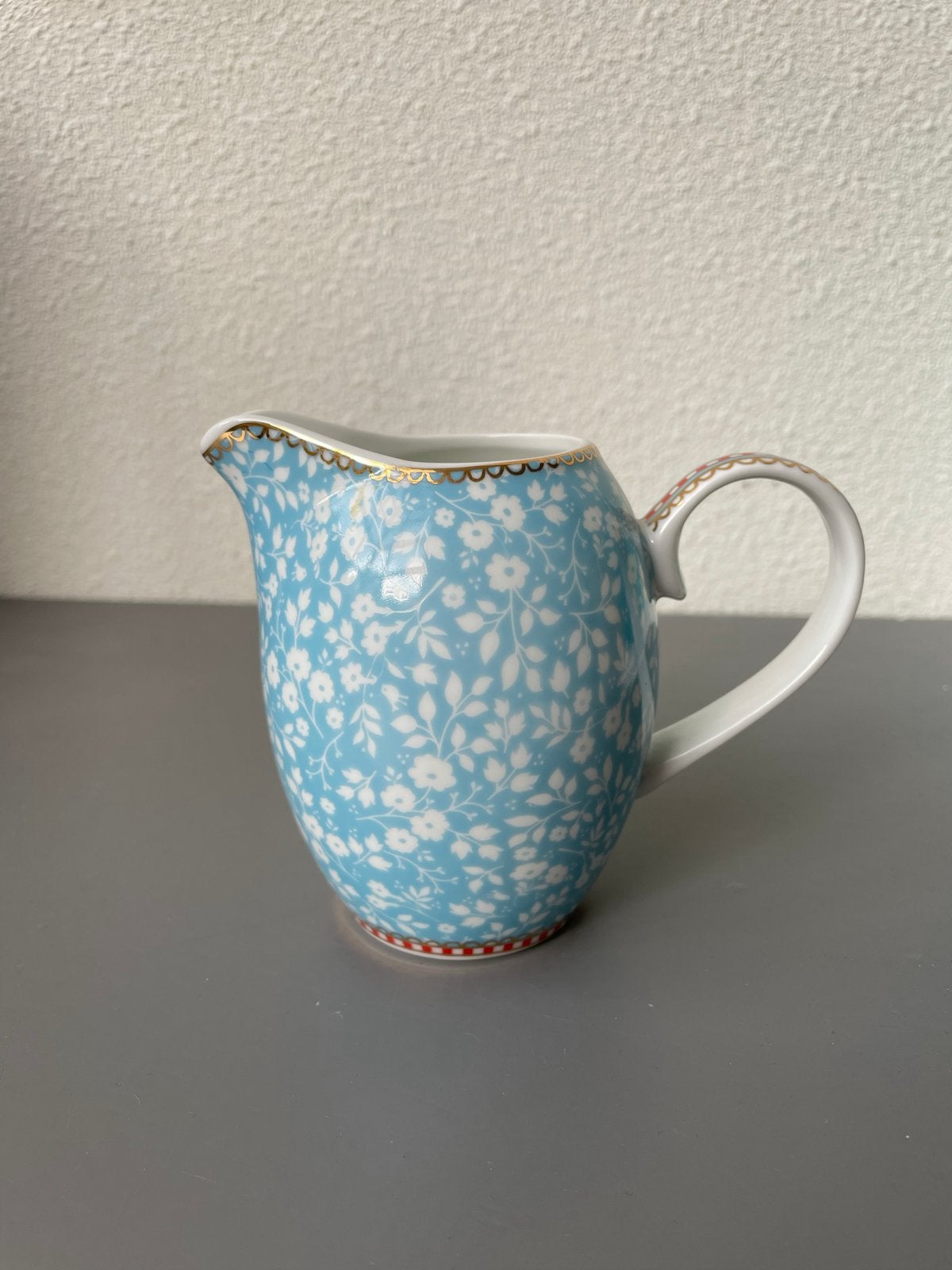 Pip Studio melkkannetje - Blauw met bloemmotief, Ophalen of Verzenden, Zo goed als nieuw, Modern, Porselein