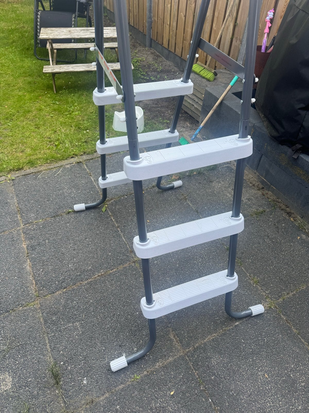 Intex zwembadtrap 91cm - nieuw, Ophalen, Zo goed als nieuw, Ladder