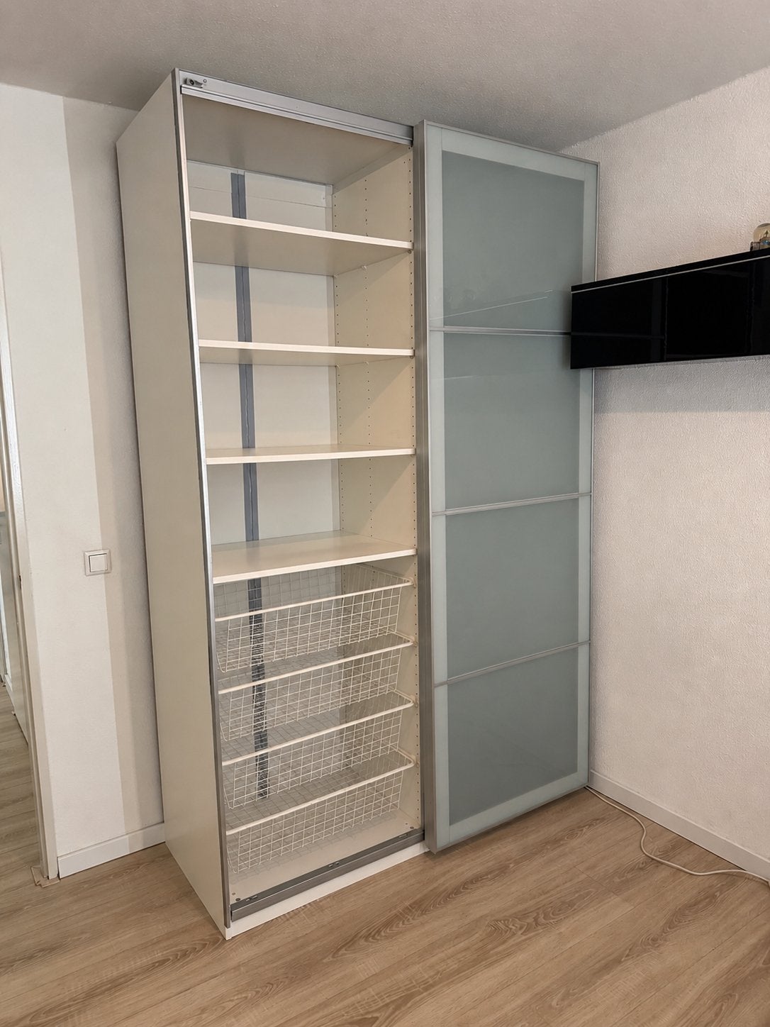 Ruime kledingkast met schuifdeuren - 150x237x66 cm, Ophalen, Gebruikt, 100 tot 150 cm, 200 cm of meer